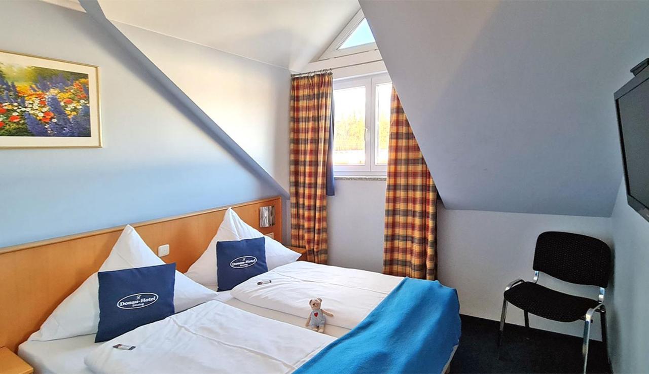 Donau-Hotel Sinzing Buitenkant foto