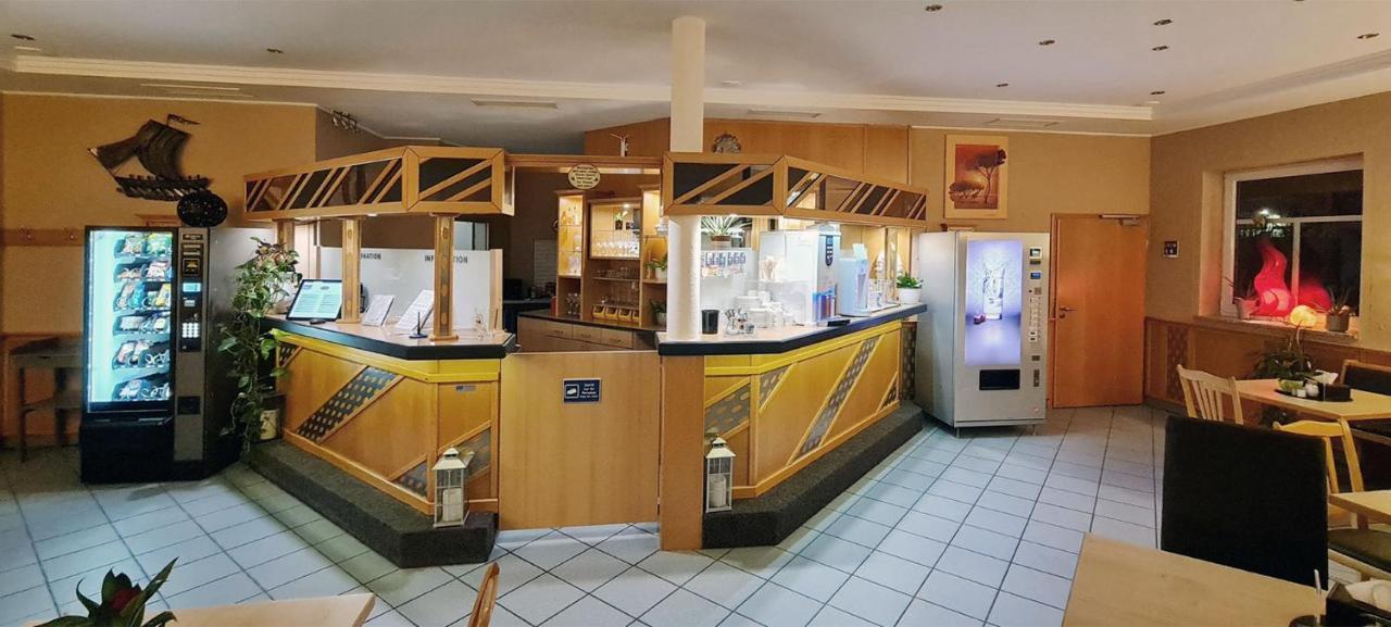 Donau-Hotel Sinzing Buitenkant foto