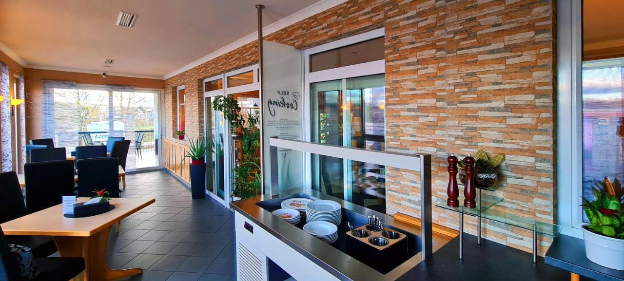 Donau-Hotel Sinzing Buitenkant foto