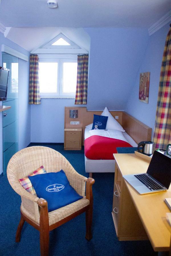 Donau-Hotel Sinzing Buitenkant foto